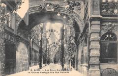Rouen - Fetes Normandes 1909 - La Grosse Horloge Et Rue Decoree -
																					76100 Rouen
																			