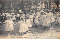 Vichy - Bal D'Enfants Dans Le Parc à Vichy