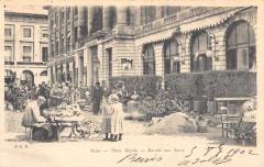 Reims - La Place Royale - Marche Aux Fleurs à Reims