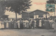 Saint Pierre De Boeuf - Sortie De L'Usine à Saint-Pierre-de-Boeuf