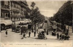Carte postale ancienne Le Boulevard Rochechouart et le Métropolitain
                                                                     à Paris 18e
                                