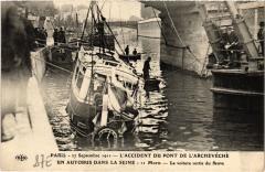 Paris Accident Pont de l'Archeveché Autobus dans la seine