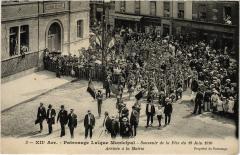 Carte postale ancienne Patronage Laïque Municipal - Souvenir de la Fête du 19 Juin 1910 - Arrivée à la Mairie
                                                                     à Paris 12e
                                