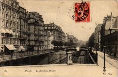 Le Boulevard Péreire -
																					75017 Paris 17e
																			