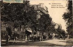 Carte postale ancienne Avenue de Clichy - Station des Omnibus
                                                                     à Paris 17e
                                