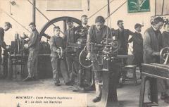 Montmedy - Ecole Primaire Superieure - La Salle Des Machines - cpa rare -
																					55600 Montmédy
																			