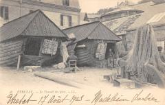 Etretat - Le Travail Des Filets -
																					76790 Étretat
																			