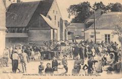 Francastel - Le Carrefour De La Mairie Et La Rue De L'Eglise à Francastel