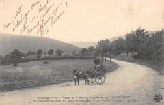 Ardennes - Montherme - Un Attelage De Laitier Sur La Route Dite Des Haute