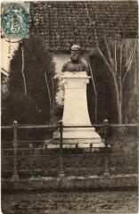 Vraignes Statue de Crinon