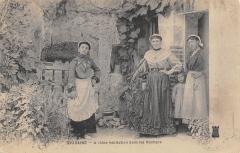 Touraine - Une Habitation Dans Les Rochers