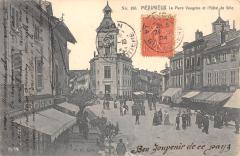 Meximieux - La Place Vaugelas Et Hotel De Ville à Meximieux