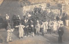 Epernon - Carte Photo - Scene De Carnaval - Cavalcade - éditeur au verso à Épernon