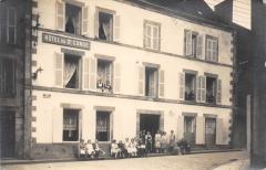 Bourbon L'Archambault - Carte Photo - Hotel Du Grand Conde Et Son Personn -
																					03160 Bourbon-l'Archambault
																			