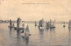 Les Sables D'Olonne - Barques De Peche En Rade -
																					85100 Les Sables-d'Olonne
																			