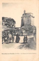 Bazoches En Pareds - Le Donjon -
													85 Vendée
												
