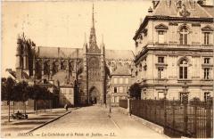 Amiens la cathedrale Palais de Justice à Amiens