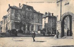 Saint Jean De Maurienne - Hotel De Ville -
																					73300 Saint-Jean-de-Maurienne
																			