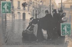 Paris - Gde Crue Seine 1910 - Service De Bachotage De La Rue De Lille -
																					75000 Paris
																			