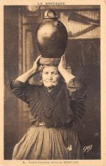 Vieille Porteuse D'Eau De Morlaix - Femme A Pipe -
																					29600 Morlaix
																			