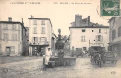 Billom - La Place Au Chanvre à Billom