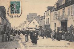 Pontorson - La Grande Rue Un Jour De Marche -
																					50170 Pontorson
																			