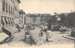 Bayonne - La Place Saint Esprit à Bayonne