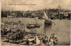 Marseille le vieux port et Notre Dame de la Garde à Marseille
