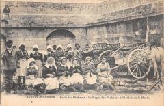 Chateau D'Oleron - Porte Des Pecheurs - Le Repos Des Pecheurs A L'Arrivee -
													17 Charente Maritime
												