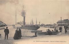 Trouville Sur Mer - Bateau Du Havre Dans Le Port -
																					14360 Trouville-sur-Mer
																			