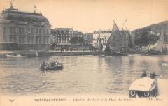 Trouville Sur Mer - L'Entree Du Port Et Place Du Casino -
																					14360 Trouville-sur-Mer
																			