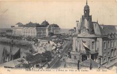 Trouville Sur Mer - L'Hotel De Ville Et Le Casino à Trouville-sur-Mer