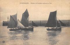 Dunkerque - Pecheurs De Crevettes Rentrant Au Port -
																					59430 Dunkerque
																			