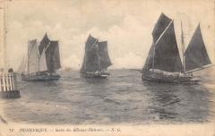 Dunkerque - Sortie Des Bateaux Pecheurs à Dunkerque