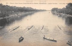 Retour D'Une Course Internationale Au Bassin D'Asnieres - Avant L'Arrivee