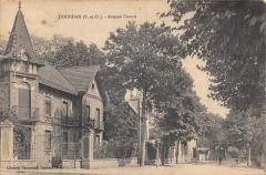 Dourdan - Avenue Carnot -
																					91410 Dourdan
																			