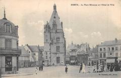 Dreux - La Place Metezeaux Et Hotel De Ville -
																					28100 Dreux
																			