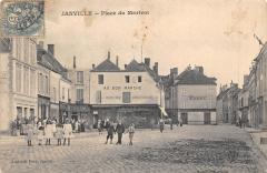Janville - Place Du Martroi