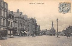 Peronne - Grande Place à Péronne