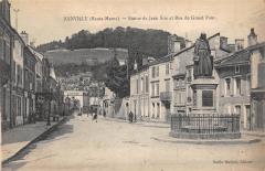 Joinville - Statue De Jean Sire Rue Du Grand Pont -
																					52300 Joinville
																			