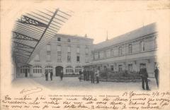 College De Saint Germain En Laye - Cour D'Honneur -
																					78100 Saint-Germain-en-Laye
																			