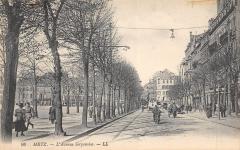 Metz - L'Avenue Serpenoise -
																					57000 Metz
																			