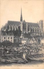 Amiens - La Cathedrale Et Marche Sur L'Eau -
																					80080 Amiens
																			