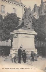 Tours - Statue De Balzac -
																					37200 Tours
																			