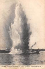 Marine Militaire Francaise - Explosion D'Une Torpille Portee -
													France
												