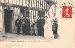 Une Noce Dans Les Landes - Le Maitre De Maison Introduisant Les Epoux