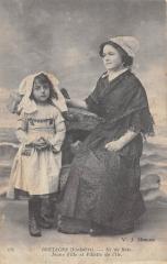 Ile De Batz - Jeune Fille Et Fillette De L'Ile -
																					29253 Île-de-Batz
																			
