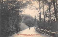 Bois De Vincennes - Route Des Barrieres Conduisant A Saint-Maur à Vincennes