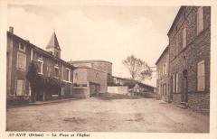 Saint Avit - La Place Et L'Eglise à Saint-Avit