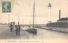 Ouistreham - Passage D'Un Yacht Au Pont Tournant -
																					14150 Ouistreham
																			